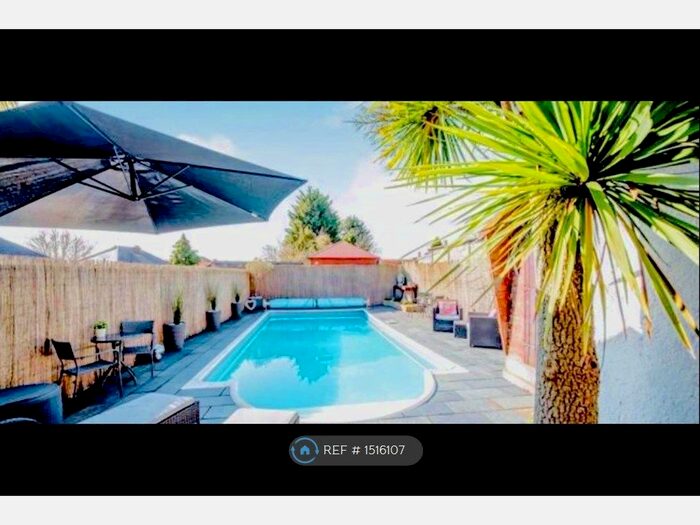 3 Bedroom Semi-Detached House To Rent In Clock House Lane, Romford, RM5