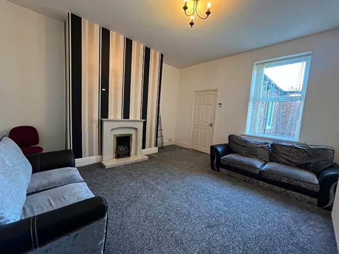 3 Bedroom Flat To Rent In Chichester Road, South Shields, Tyne And Wear, NE33