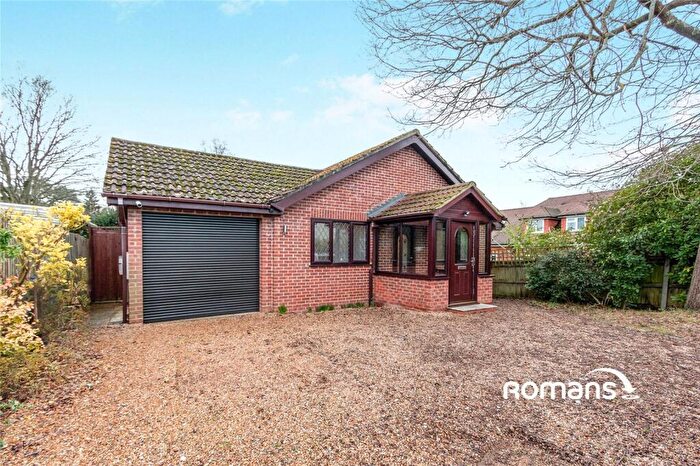 3 Bedroom Bungalow To Rent In Basingbourne Close, Fleet, Hampshire, GU52