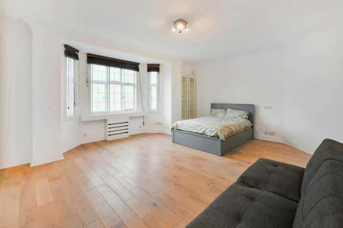Studio To Rent In Donovan Court, 107 Drayton Gardens, London SW10