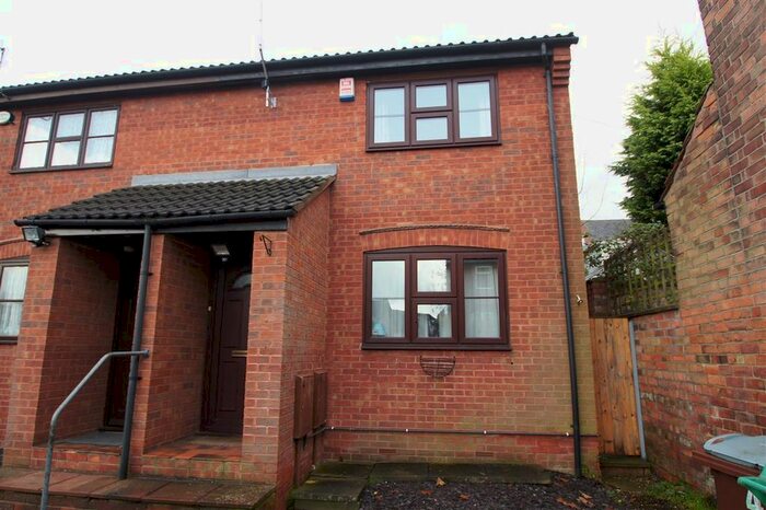2 Bedroom End Of Terrace House To Rent In Pennhome Avenue, Sherwood, Nottingham, NG5