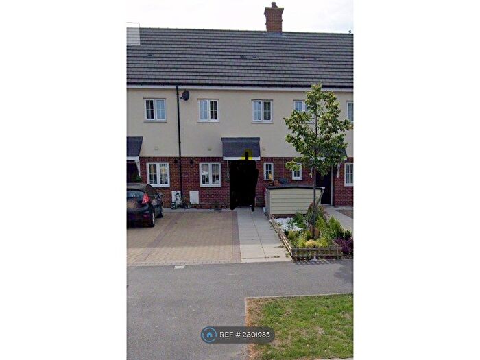 2 Bedroom Terraced House To Rent In Wentworth Avenue, Slough, SL2