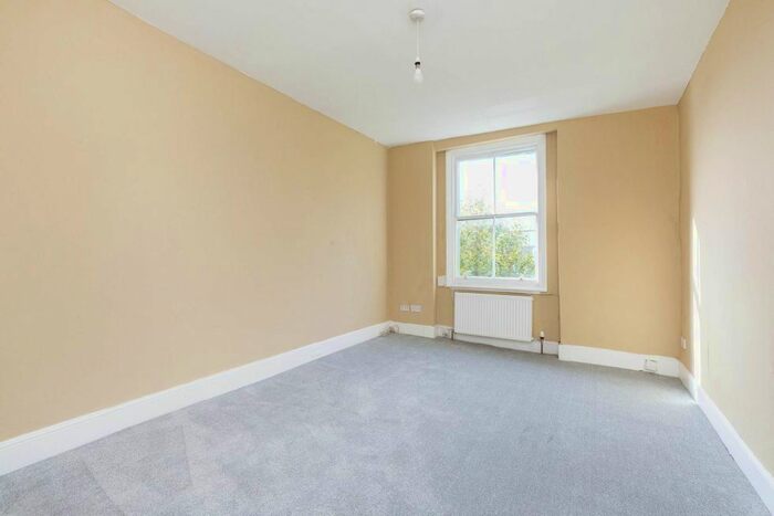 2 Bedroom Flat To Rent In Ladbroke Grove, London, W10