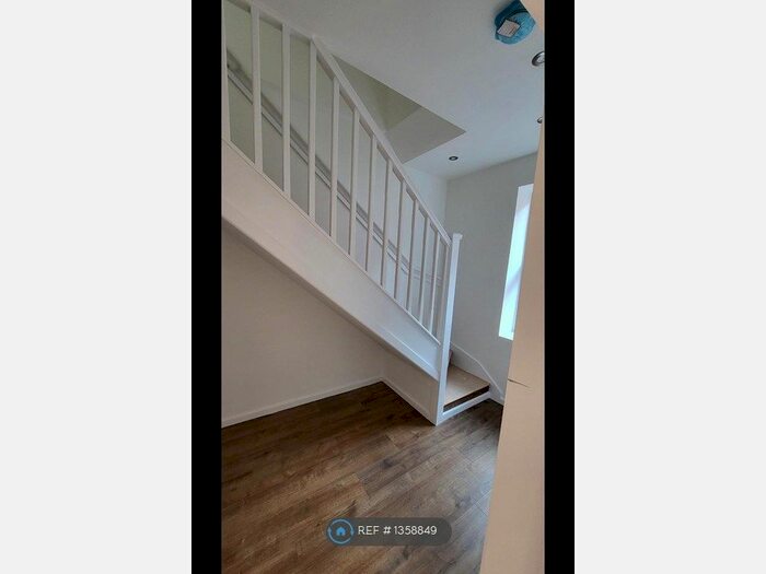 2 Bedroom Flat To Rent In Dorset Road, Bexhill-On-Sea, TN40