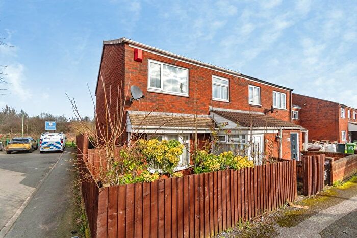 3 Bedroom End Terrace House For Sale In Locket Close, Walsall, West Midlands, WS2