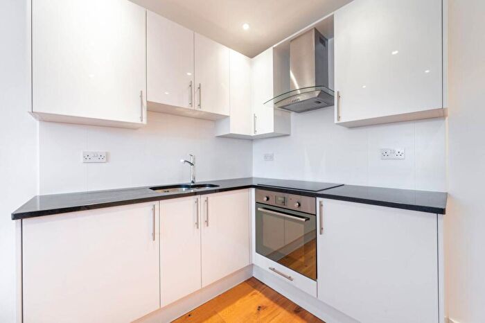 2 Bedroom Flat To Rent In Riffel Road, Willesden Green, London, NW2