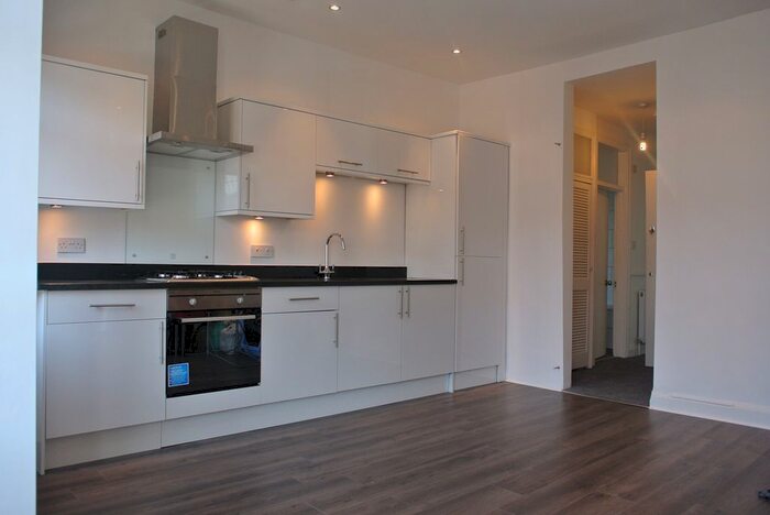 1 Bedroom Flat To Rent In Woodlands Road, London, UB1