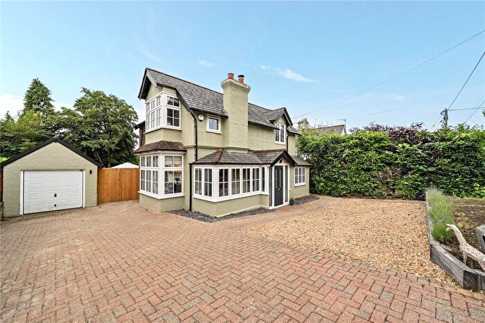 4 Bedroom Detached House For Sale In Fairview Road, Headley Down, Hampshire, GU35