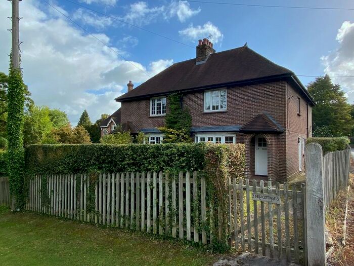 4 Bedroom Semi-Detached House To Rent In Avington, SO21
