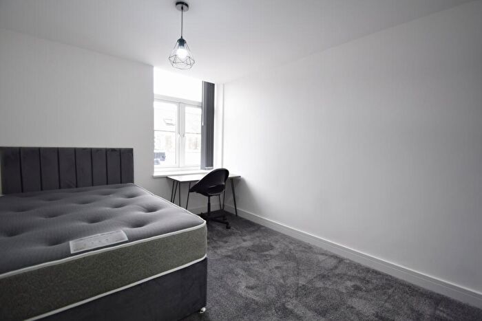 6 Bedroom Apartment To Rent In Woodville Road, Cathays, CF24