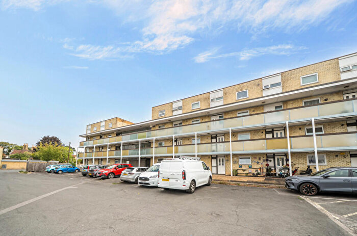 2 Bedroom Flat For Sale In Vaudrey Close, Shirley, Southampton, Hampshire, SO15
