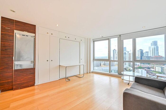 Studio To Rent In Ontario Tower, Canary Wharf, London, E14