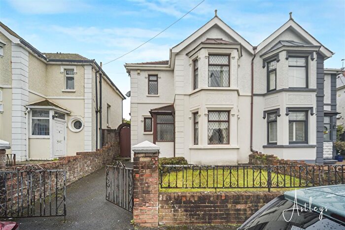 3 Bedroom Semi-Detached House For Sale In Havard Road, Llanelli, SA14