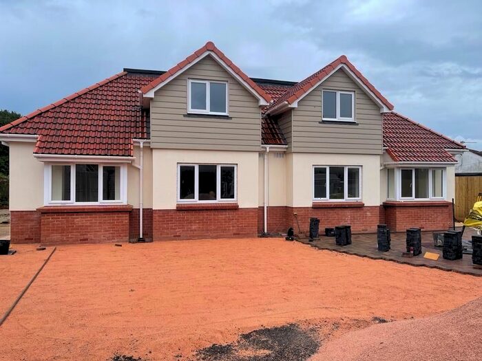 4 Bedroom Semi-Detached House To Rent In Mead Lane, Preston, Paignton, TQ3