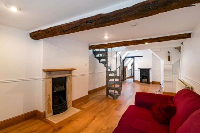 1 Bedroom Apartment To Rent In Cricklade Street, Cirencester, Gloucestershire, GL7