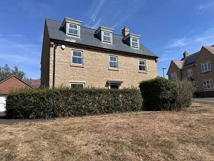 5 Bedroom Detached House For Sale In Gilligans Way, Faringdon, Oxfordshire, SN7