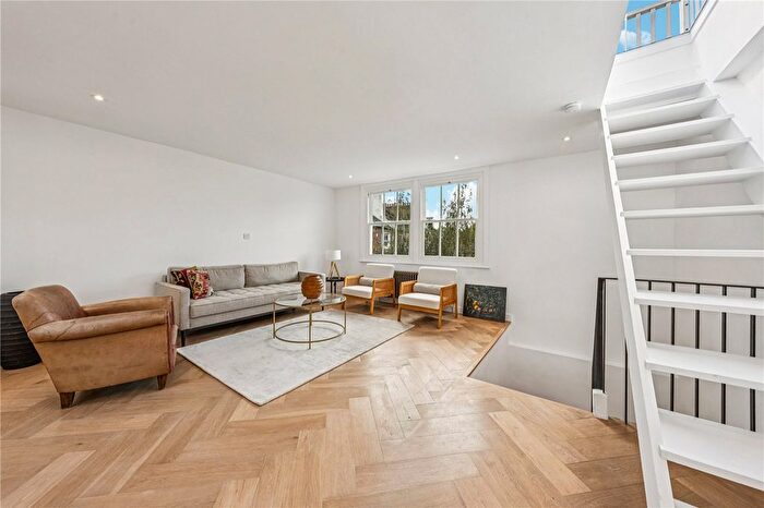 2 Bedroom Flat For Sale In Ledbury Road, London, W11