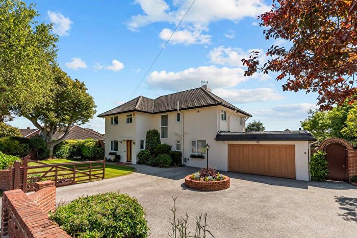 5 Bedroom Detached House For Sale In Vermont Drive, East Preston, BN16