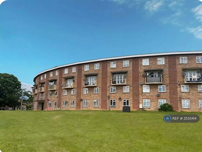 2 Bedroom Maisonette To Rent In Quarry Spring, Harlow, CM20