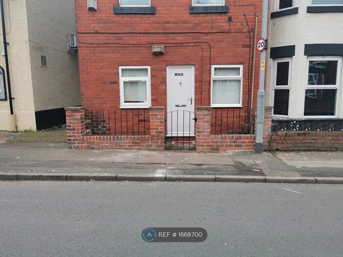 2 Bedroom Flat To Rent In Cross Lane (Ground Floor), Manchester, M18