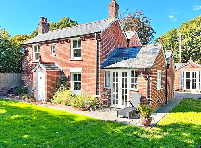 4 Bedroom Detached House For Sale In Bashley Road, Bashley, New Milton, BH25