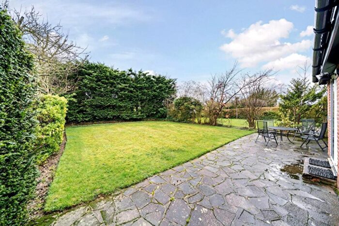5 Bedroom Detached House For Sale In Linden Lea, N2