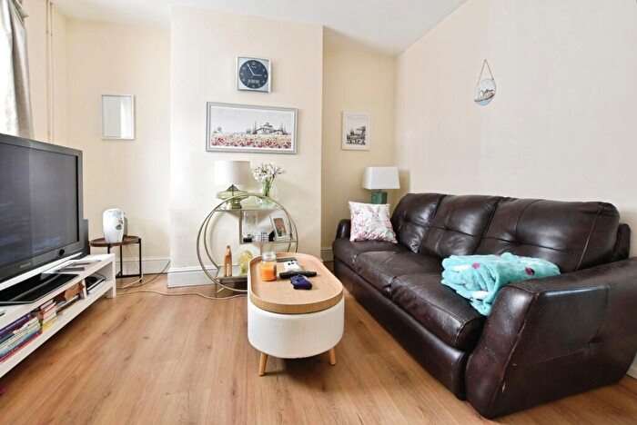 2 Bedroom Terraced House For Sale In William Street, Scunthorpe, DN16