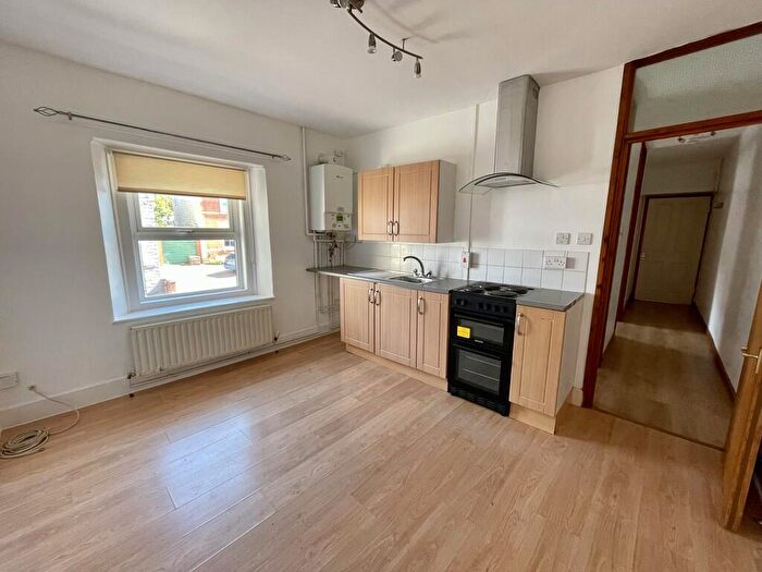 1 Bedroom Apartment To Rent In High Street, Street, BA16