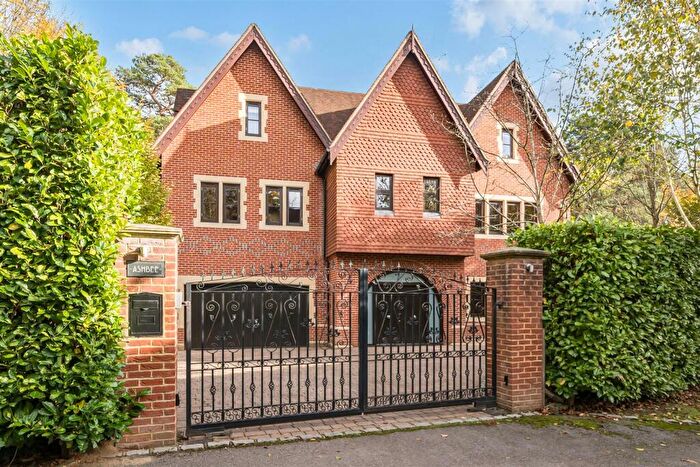 6 Bedroom Detached House To Rent In Sandy Lane, Kingswood, KT20
