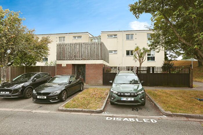 3 Bedroom Flat For Sale In Frobisher Close, Gosport, PO13