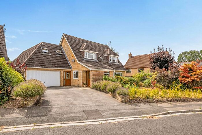 5 Bedroom Detached House For Sale In Lansdowne Crescent, Derry Hill, Calne, SN11