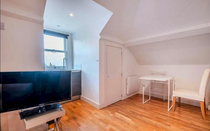 Studio To Rent In Fitzjohns Avenue, Hampstead, London, NW3