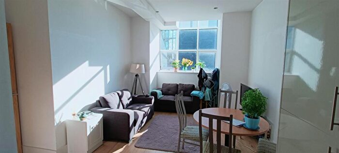 2 Bedroom Apartment To Rent In Apartment, Pollard Street, M4