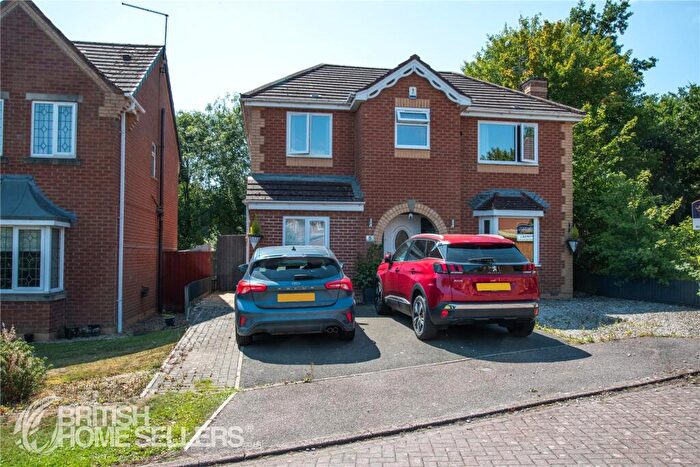 4 Bedroom Detached House For Sale In Gainsborough Way, Daventry, Northamptonshire, NN11