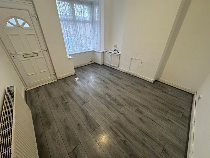 3 Bedroom Terraced House To Rent In Windmill Lane, Smethwick, B66