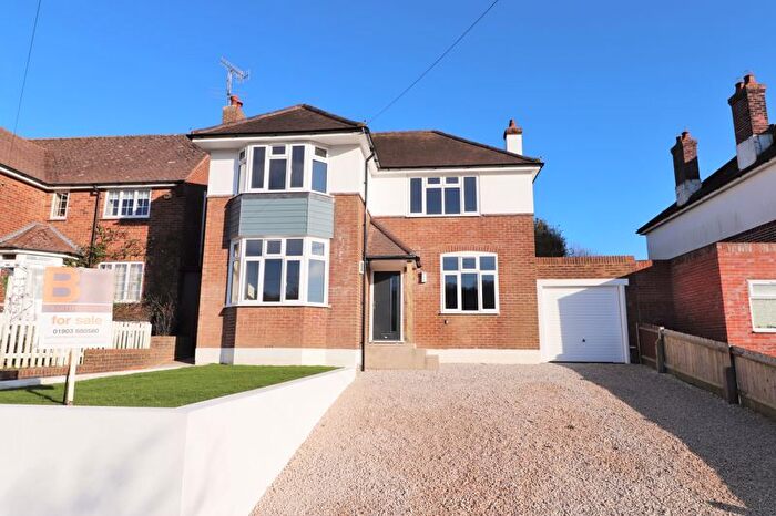 4 Bedroom Detached House To Rent In Maytree Avenue, Findon Valley, Worthing, BN14