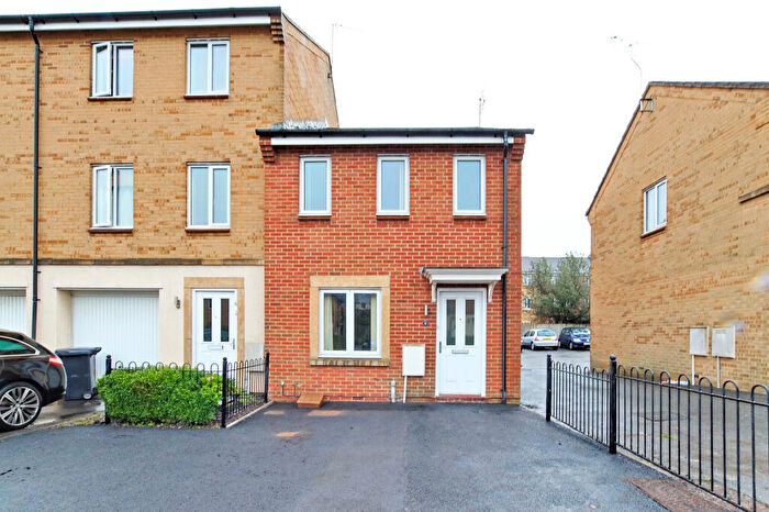 3 Bedroom End Of Terrace House To Rent In Cropthorne Road South, Horfield, BS7