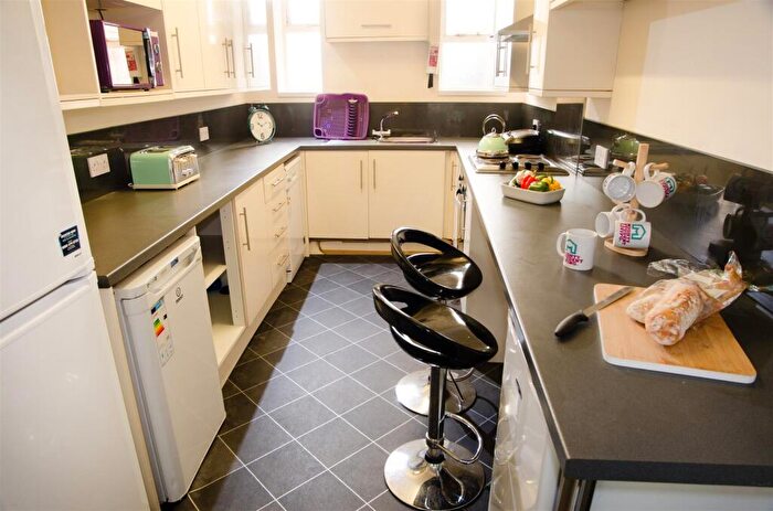 5 Bedroom Private Hall To Rent In King Street, Lancaster, LA1
