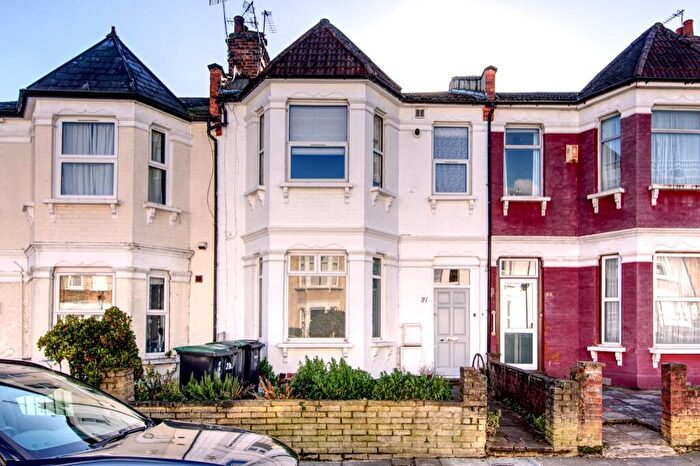 2 Bedroom Flat To Rent In Myddleton Road, London, N22