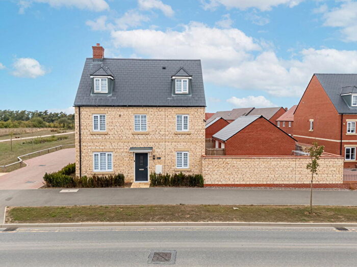 4 Bedroom Detached House For Sale In Fallow Road, Rothwell, NN14