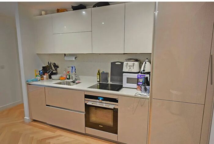 1 Bedroom Flat To Rent In Southwark Bridge Road, London, SE1