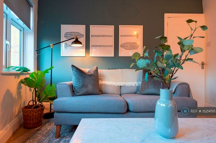 2 Bedroom Flat To Rent In Henley-On-Thames, Henley-On-Thames, RG9