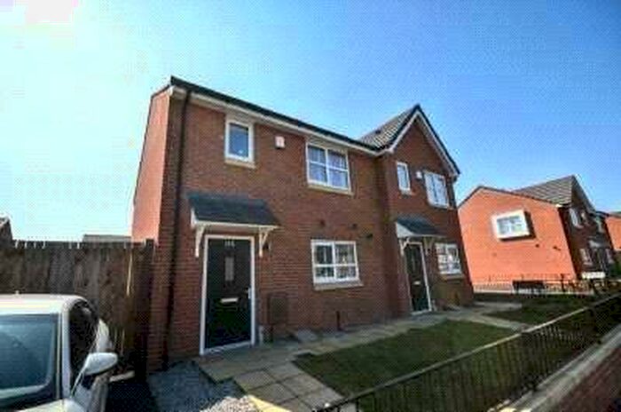 3 Bedroom Semi-Detached House To Rent In Darley Avenue, Cholrton, Manchester, M21