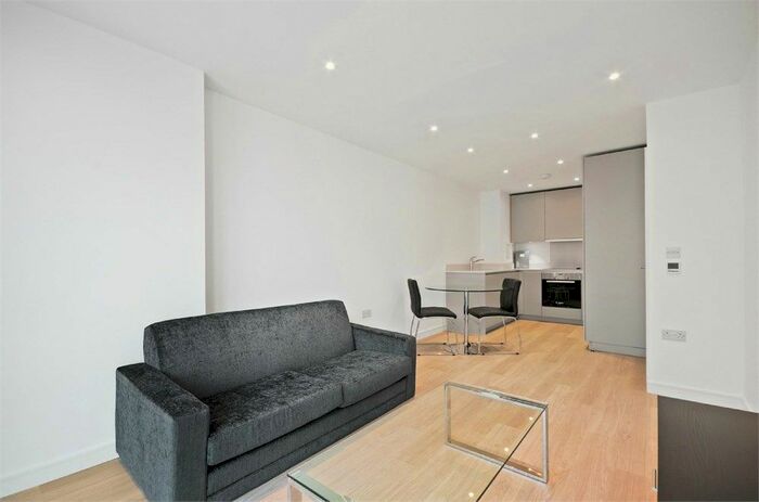1 Bedroom Flat To Rent In Pinnacle Apartments, Saffron Central Square, Croydon, CR0