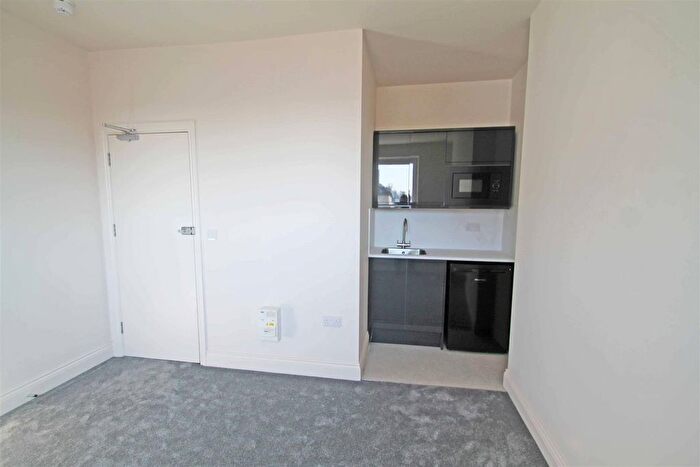 Studio To Rent In Church Road, Hove, BN3