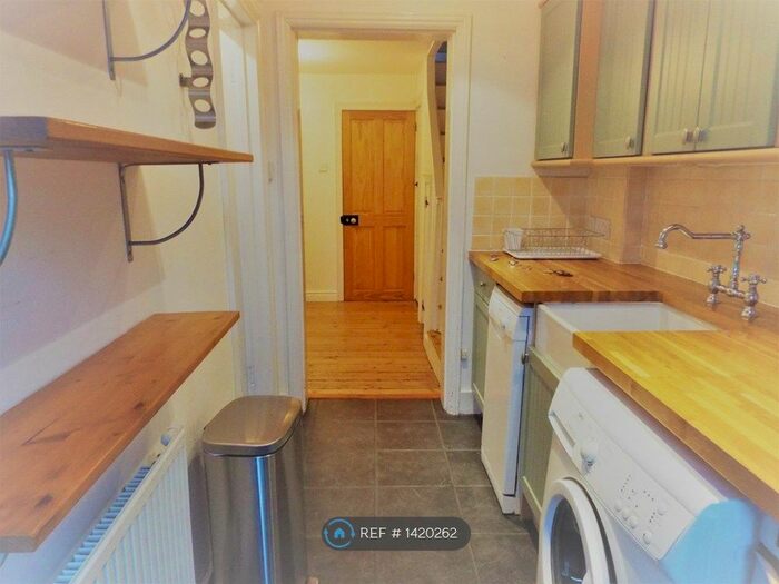 2 Bedroom Terraced House To Rent In Langborough Road, Wokingham, RG40