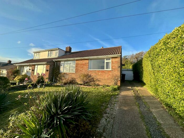 2 Bedroom Bungalow To Rent In Rosedene Close, Brighton, BN2