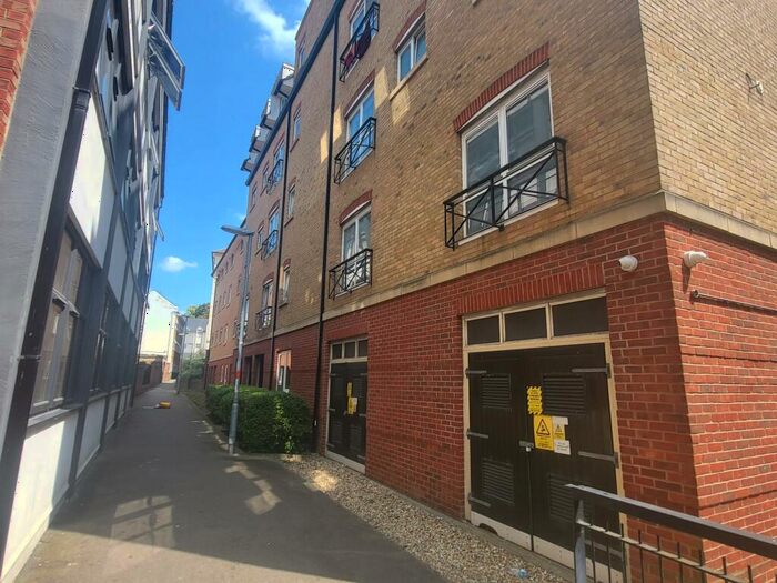 2 Bedroom Flat To Rent In Narrow Lane, Town Centre, Northampton, NN1