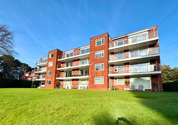3 Bedroom Apartment For Sale In West Cliff Road, Bournemouth, Dorset, BH4