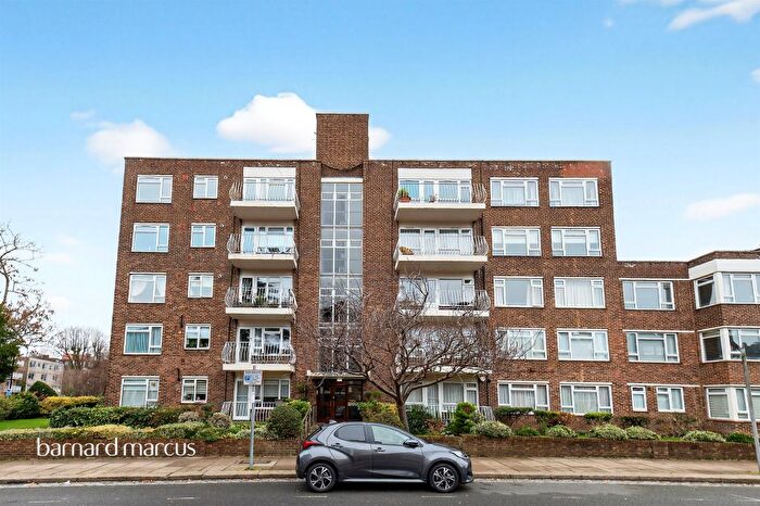 2 Bedroom Flat For Sale In Briar Walk, London, SW15